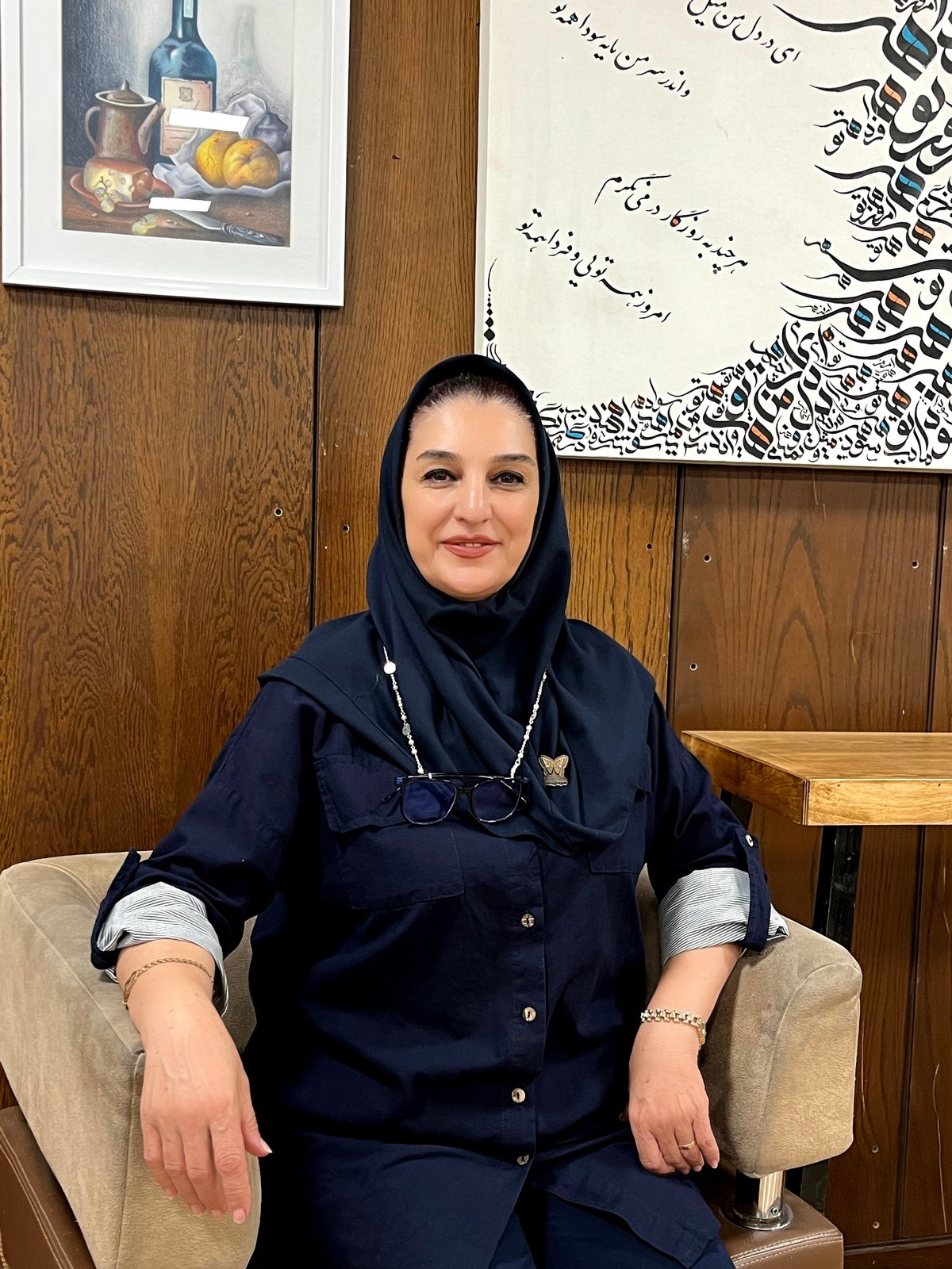 تصویر روشنک میکائیل زاده، مدیر امور مالی